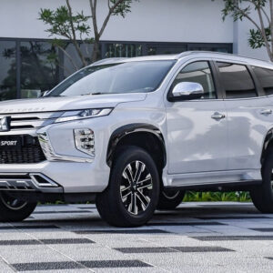 Thuê xe 7 chỗ Mitsubishi Pajero Sport